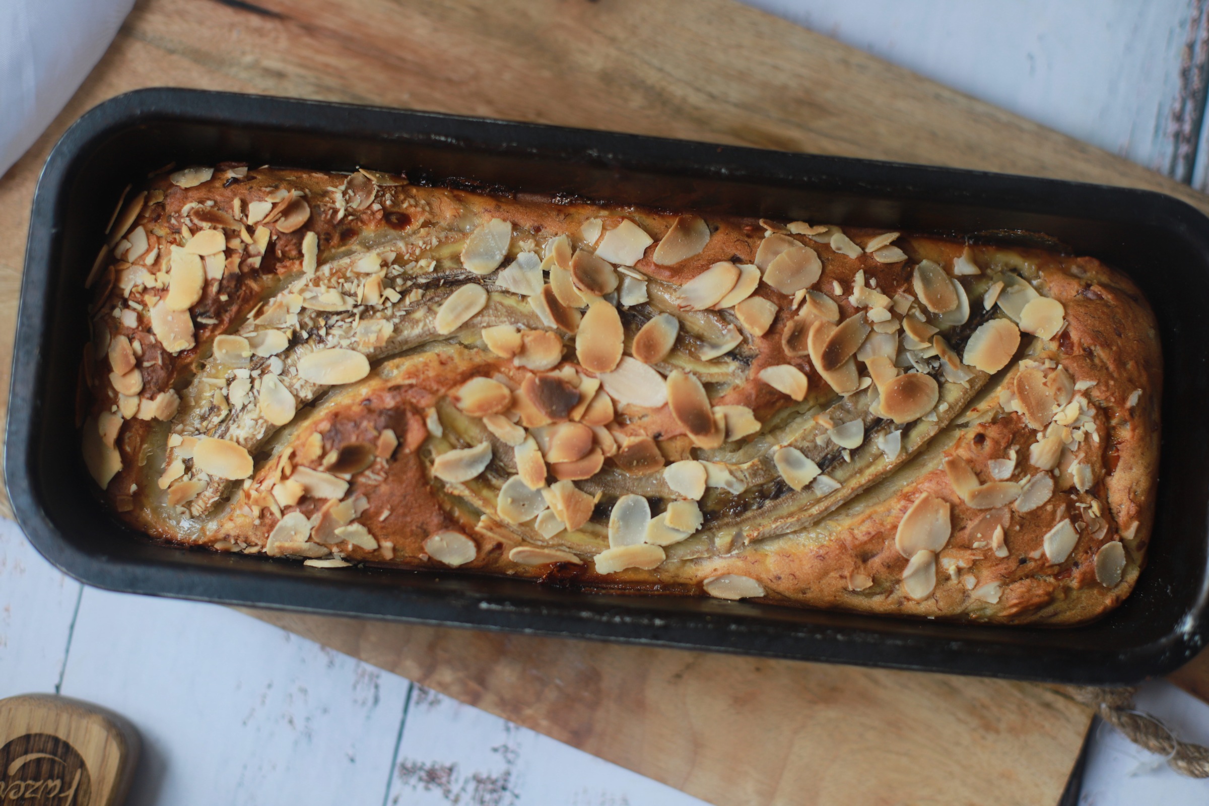 Bananų duona su grūdėta varške