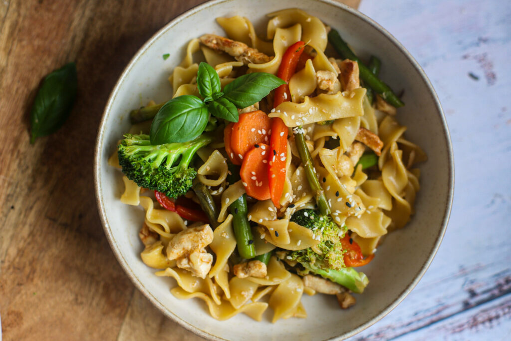 Vištiena ir makaronai Wok padaže per 30 min